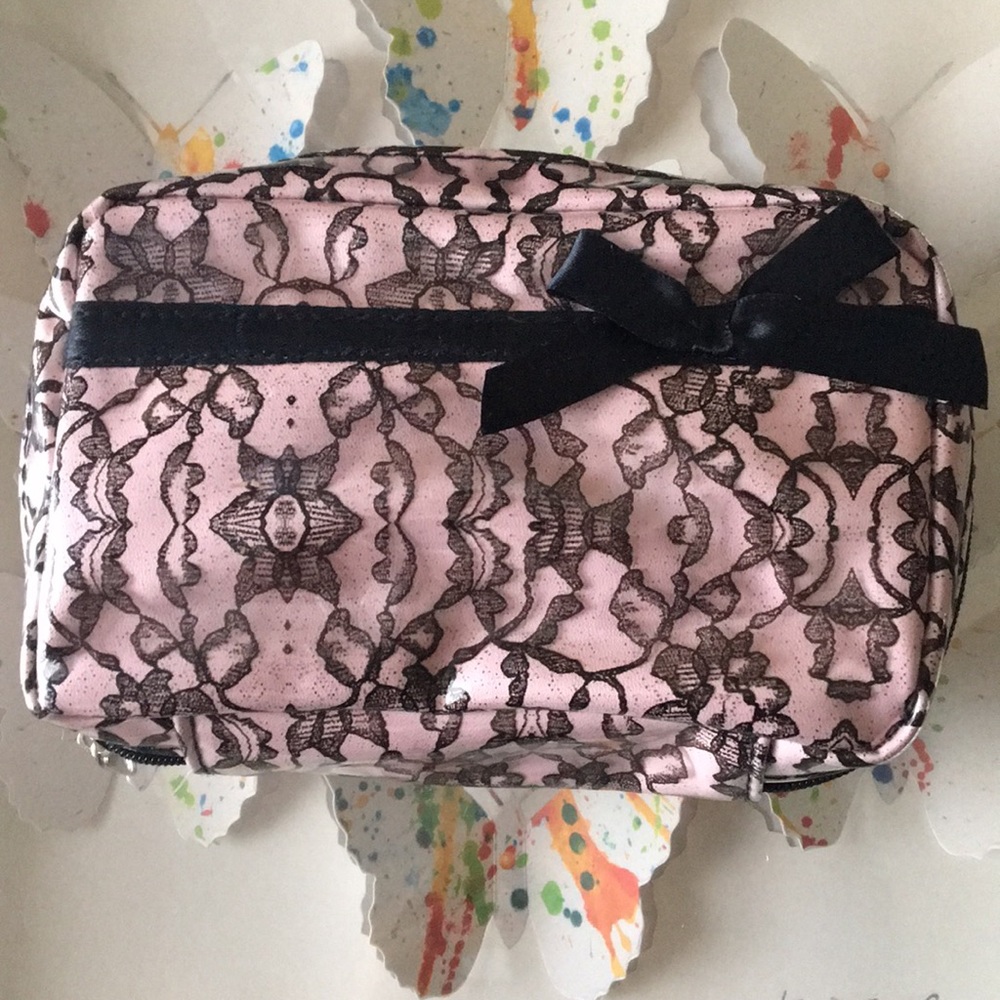 Small make up pouch🌹